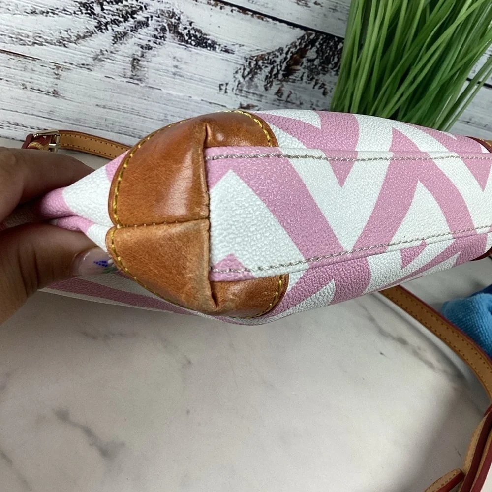 Dooney & Bourke #5guj chic